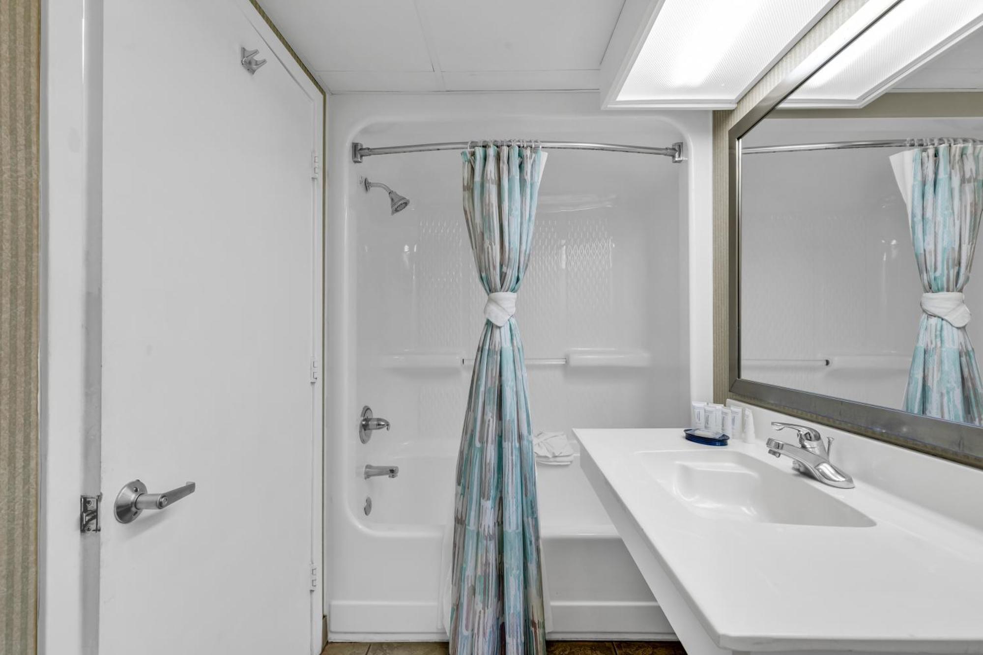 Oceanfront Condo Camelot By The Sea Миртъл Бийч Екстериор снимка